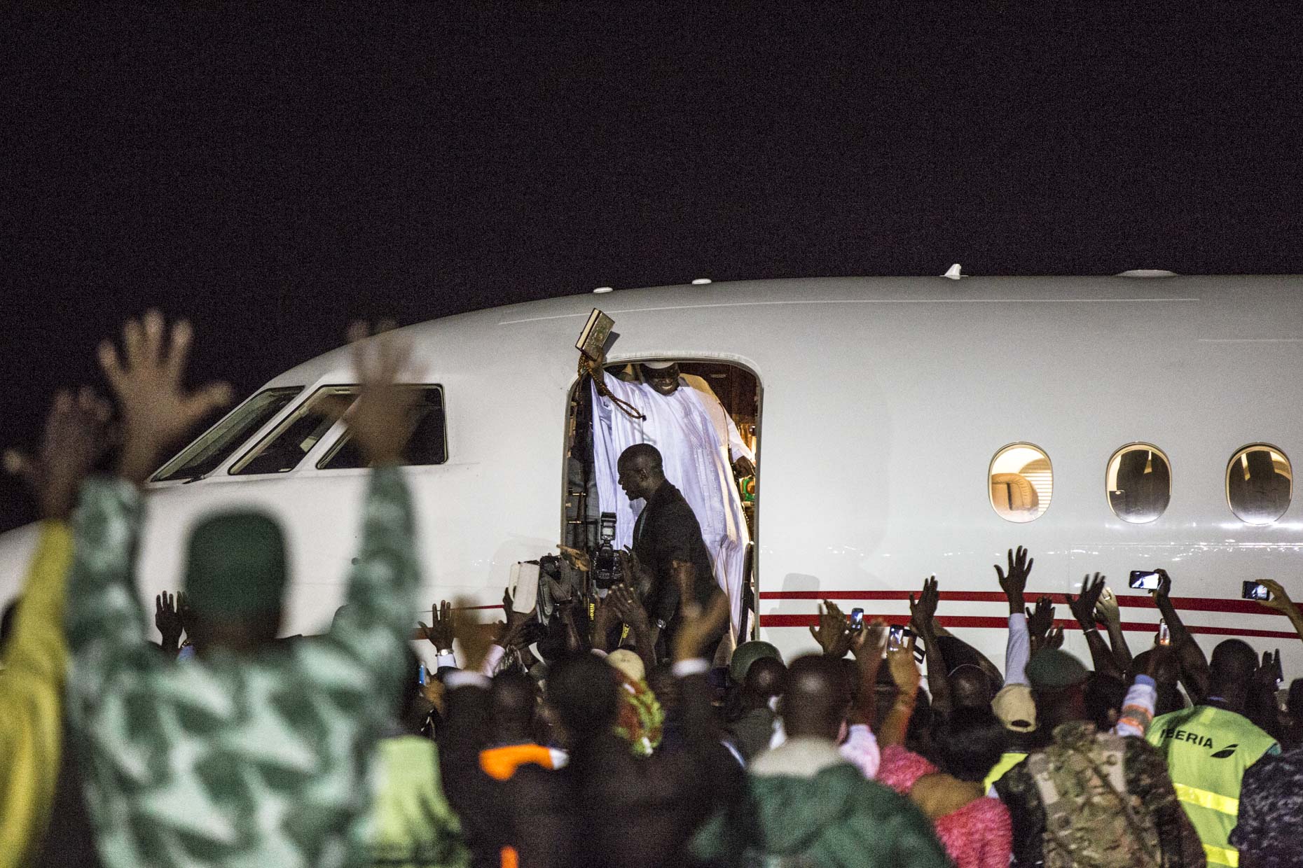 Ex Preisdent Yahya Jammeh heads for exile