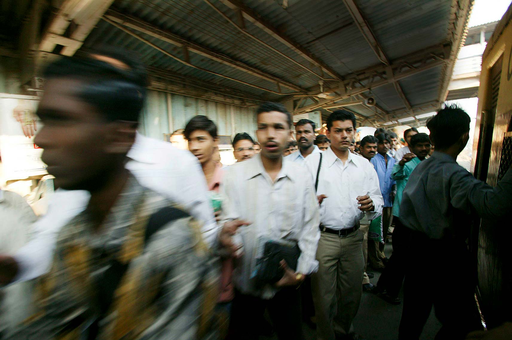 mumbai_trains1508.jpg